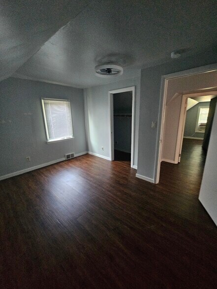 Building Photo - 928 Wall St