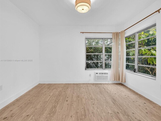 Building Photo - 821 Jefferson Ave