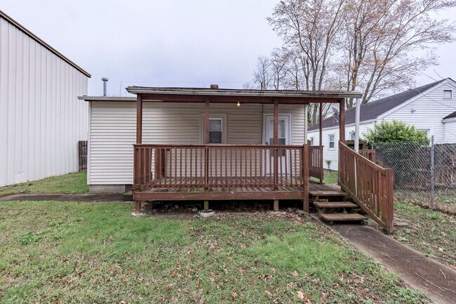 Building Photo - 4060 La Salle Ave