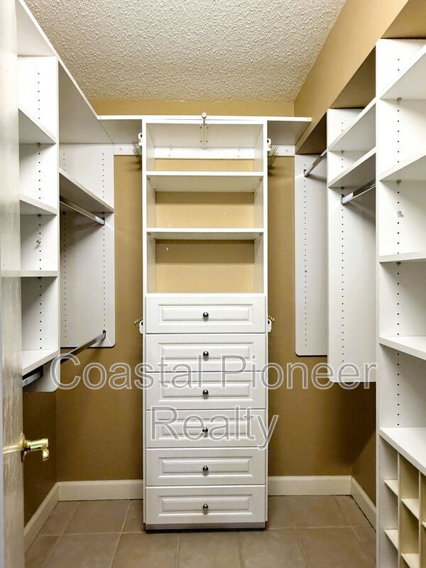 Building Photo - 2614 Cove Cay Dr