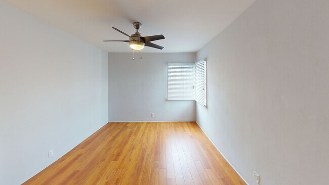 Building Photo - Longwood Apartments...Beautiful 1 bedroom ...