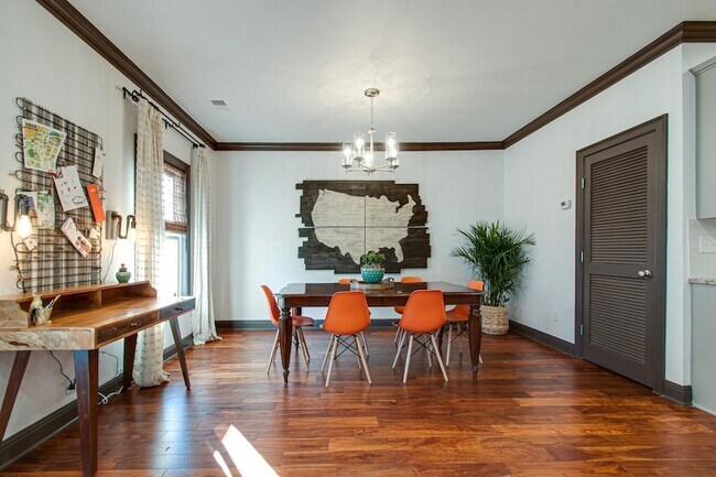 Building Photo - 2110 Acklen Ave