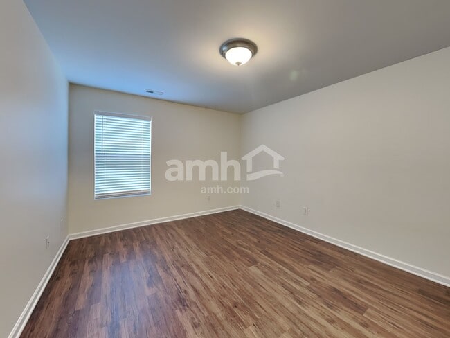 Building Photo - 3904 Edgewood Terrace Rd