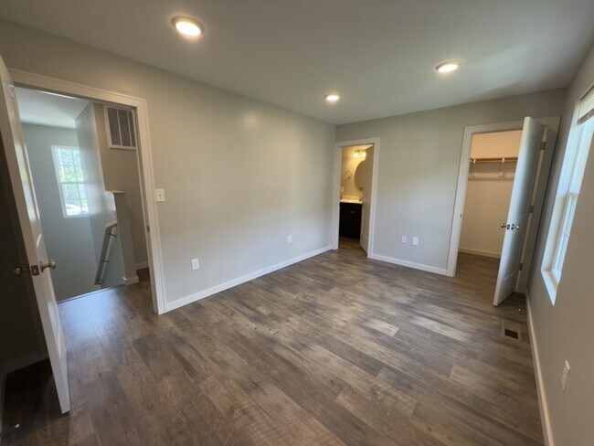 Building Photo - 209 Terrace Dr