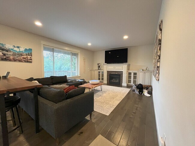 Building Photo - Spacious Corner-Lot Home with Three Levels...