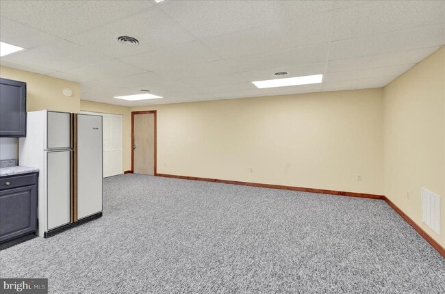 Building Photo - 392 5 Locks Rd