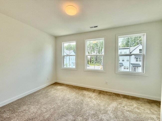 Building Photo - Newly Built 4BD, 3.5BA Northeast Raleigh T...