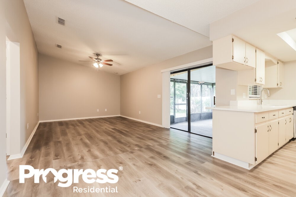 Building Photo - 1401 Glenmere Dr