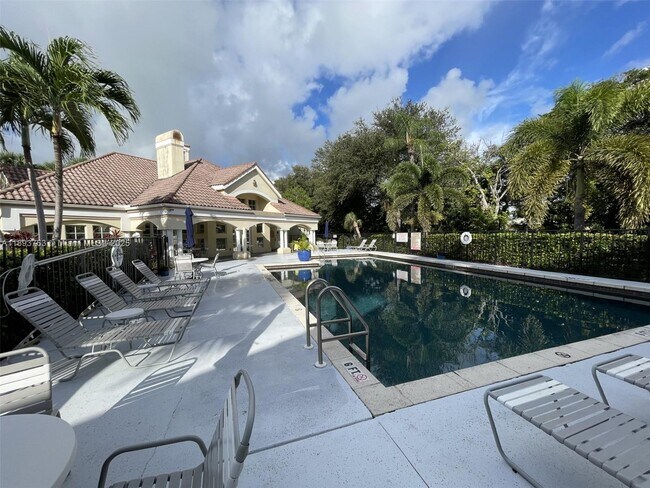 Building Photo - 815 Boynton Beach Blvd