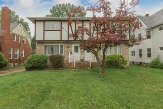 Building Photo - 1594 S Green Rd