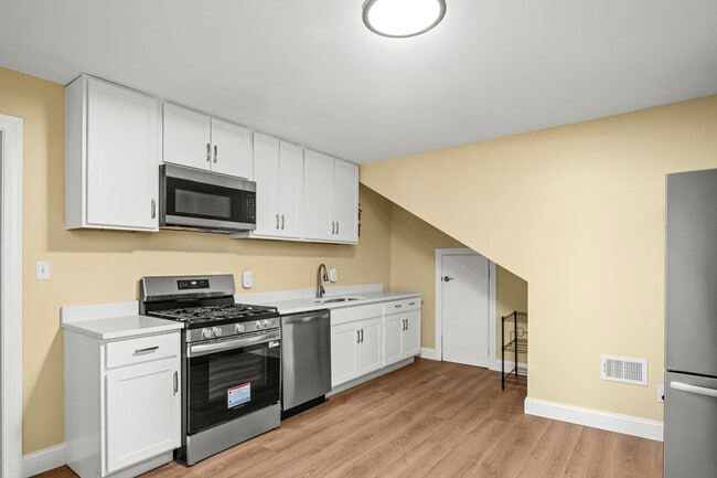 Building Photo - 35 Third Avenue - 3