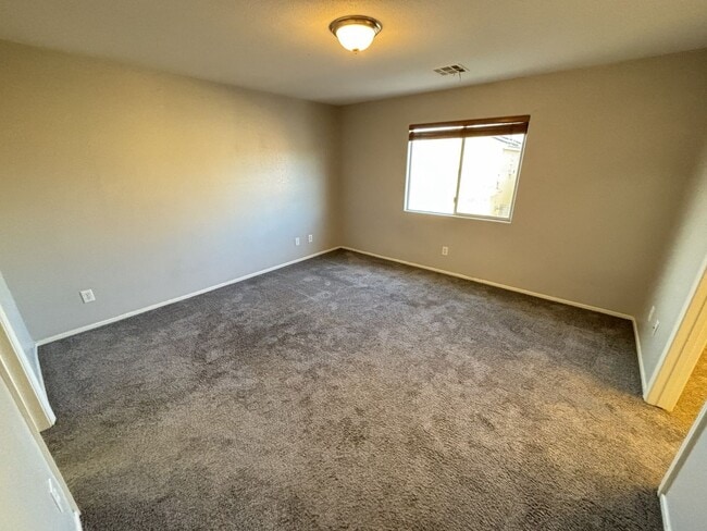 Building Photo - Gorgeous 3Bed/2.5Bath/2Car, 2-Story Home located in Spring Valley- $300 Off Move in Fees!