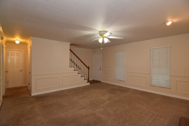 Building Photo - Evans 3 Bed/2 Bath w/ Garage & Huge Fenced...