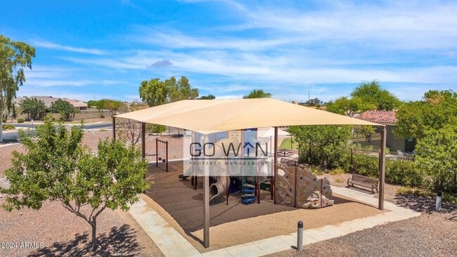 Building Photo - 4 Bed/ 2.5 bath - Beautiful Single Family ...