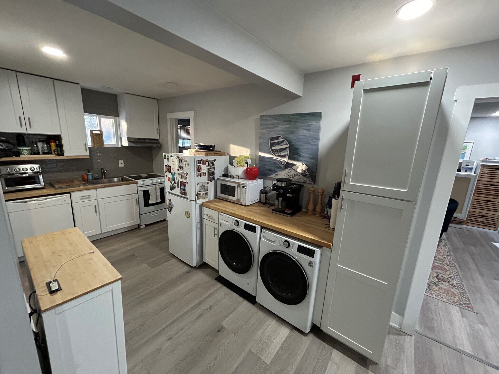 Building Photo - 62 Canoe Place Rd