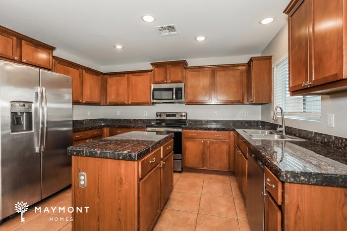 Building Photo - 4690 E Sierrita Rd