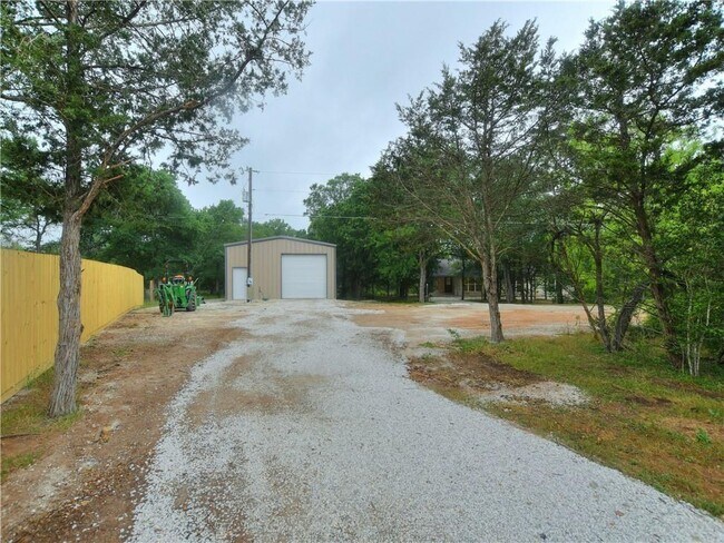 Building Photo - 208 Sendero Cove