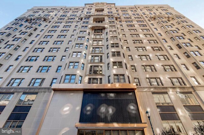 Building Photo - 135 S 19th St