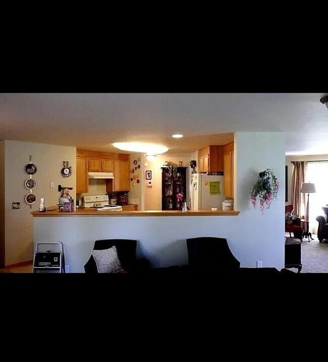 Building Photo - 212 SW Malibu Dr