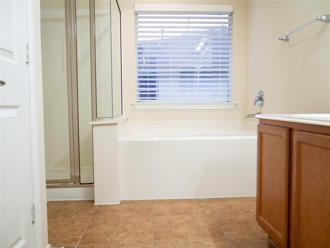 Building Photo - 47 Wickerdale Pl