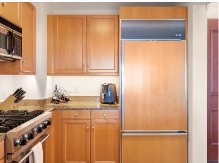 Building Photo - 4 Avery St