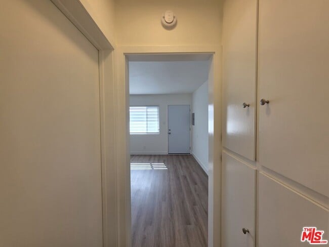 Building Photo - 2009 Carnegie Ln