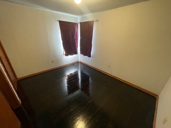 Building Photo - 100 County Rd 1110 E