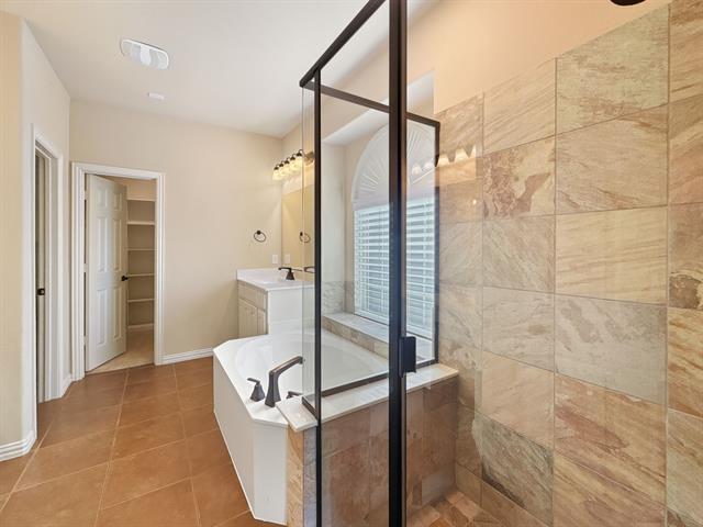 Building Photo - 9433 Chuparosa Dr