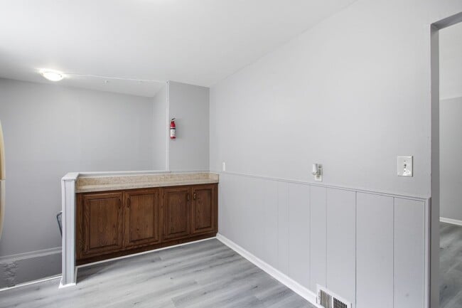 Building Photo - 1663 Wilson Ave