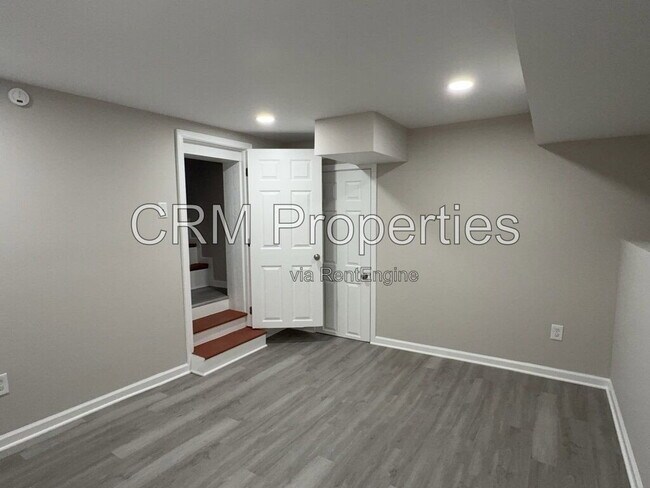 Building Photo - 641 E 30th St