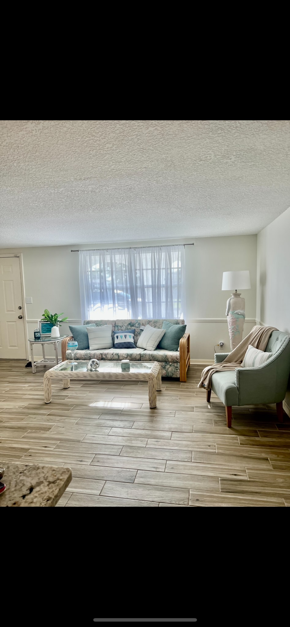 Building Photo - 2337 Hama Dr