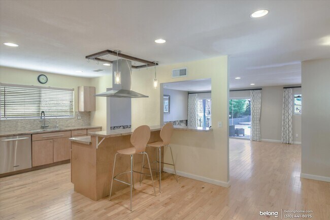 Building Photo - 26078 Adamor Rd