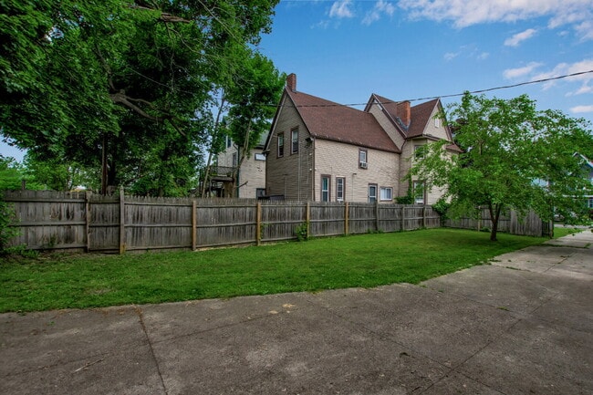Building Photo - Furnished 4-Bedroom Single-Family Home on Buffalo’s West Side