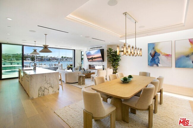 Building Photo - 642 Via Lido Nord