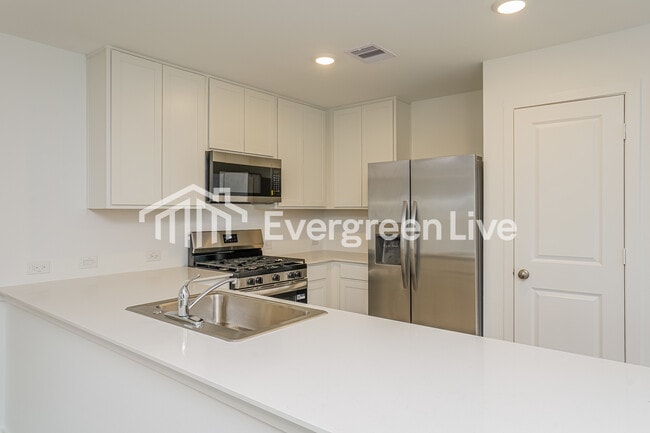 Building Photo - 319 Bush Mdw Ln