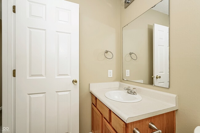 Building Photo - 5620 Sweet River Dr