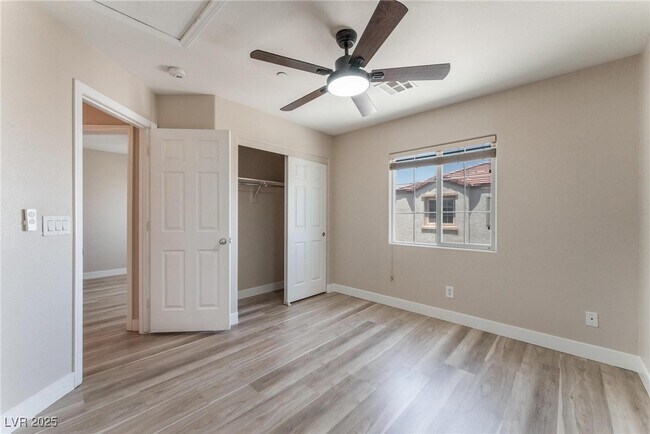 Building Photo - 9169 Column Ct