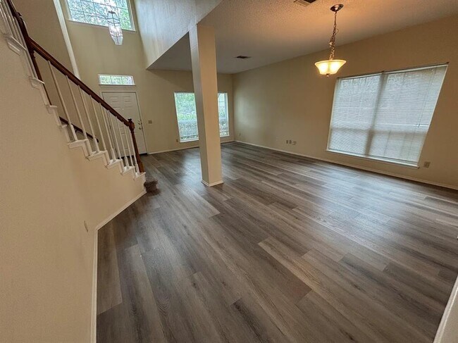 Building Photo - 10911 Grassmere Ct