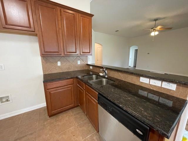 Building Photo - 1601 White Willow Ln