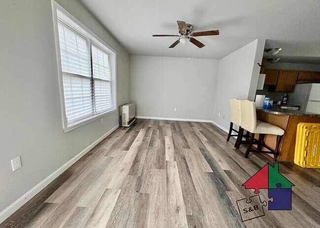 Building Photo - Room to Relax: 3BR/2.5BA Townhome in Milton