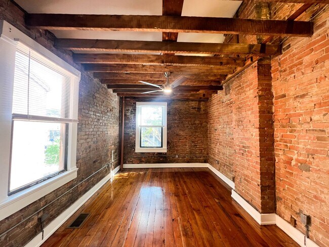 Building Photo - 1508 Moore St