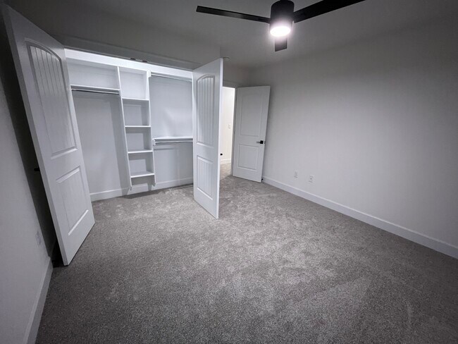 Building Photo - 3201 SW Lovely Ln