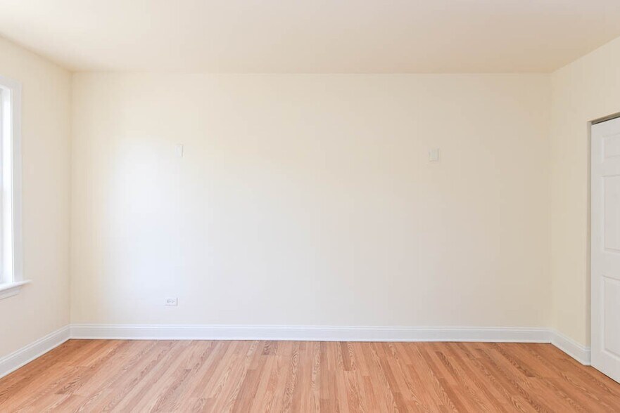 Building Photo - 2600 N Kimball Ave