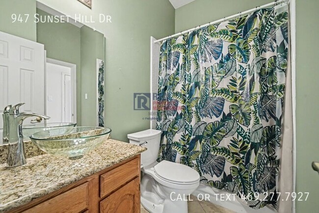 Building Photo - 947 Sunset Hill Dr