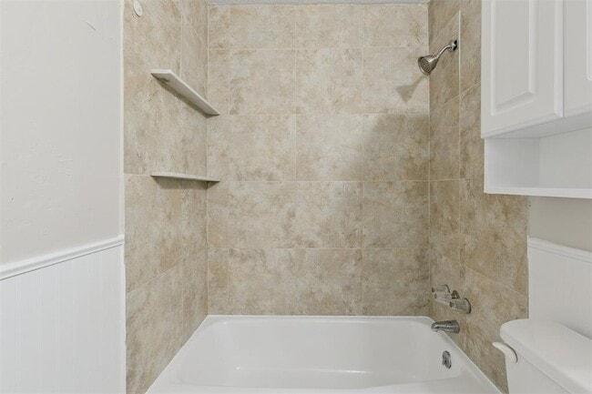 Building Photo - 645 Redstone Ave