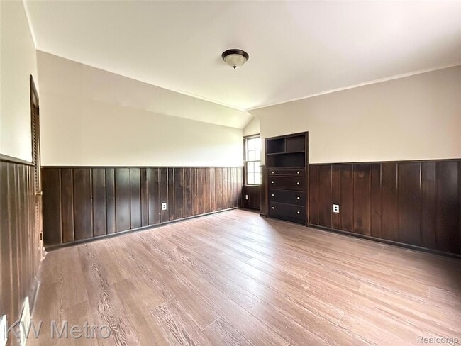Building Photo - 1305 Collegewood St