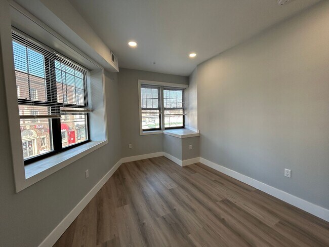 Building Photo - 2104 Reed St