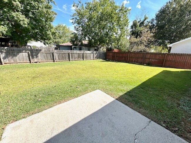 Building Photo - Beautiful 3 Bedroom 2 Bath Home in the Heart of Madison!