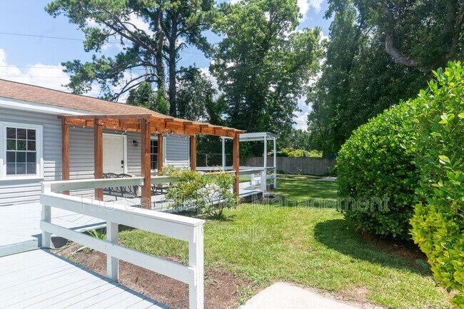 Building Photo - 4640 Glenn St