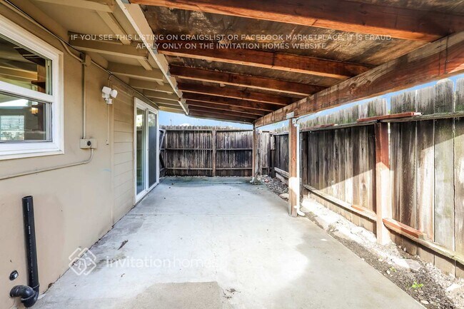 Building Photo - 1467 Michigan St